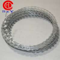 2018 hot sale price single coil or spiral razor barbed wire used as fence